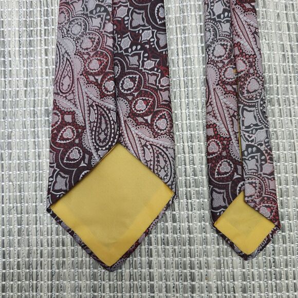 Suitmates Wembley Neck Tie Mens Red Silver Paisley Career Prom Formal Church - Picture 5 of 10